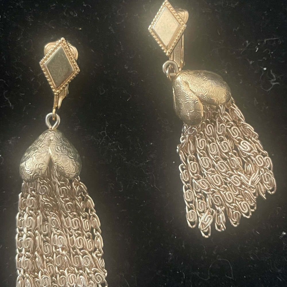 VINTAGE DESIGNER SARAH C Gold Tassel Earrings